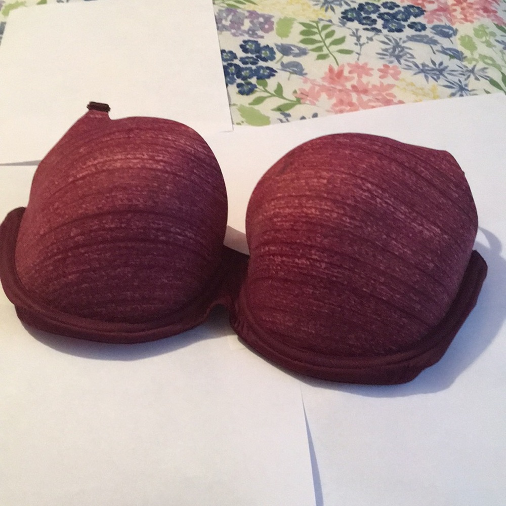 Victoria’s Secret Pink wear everywhere bra.